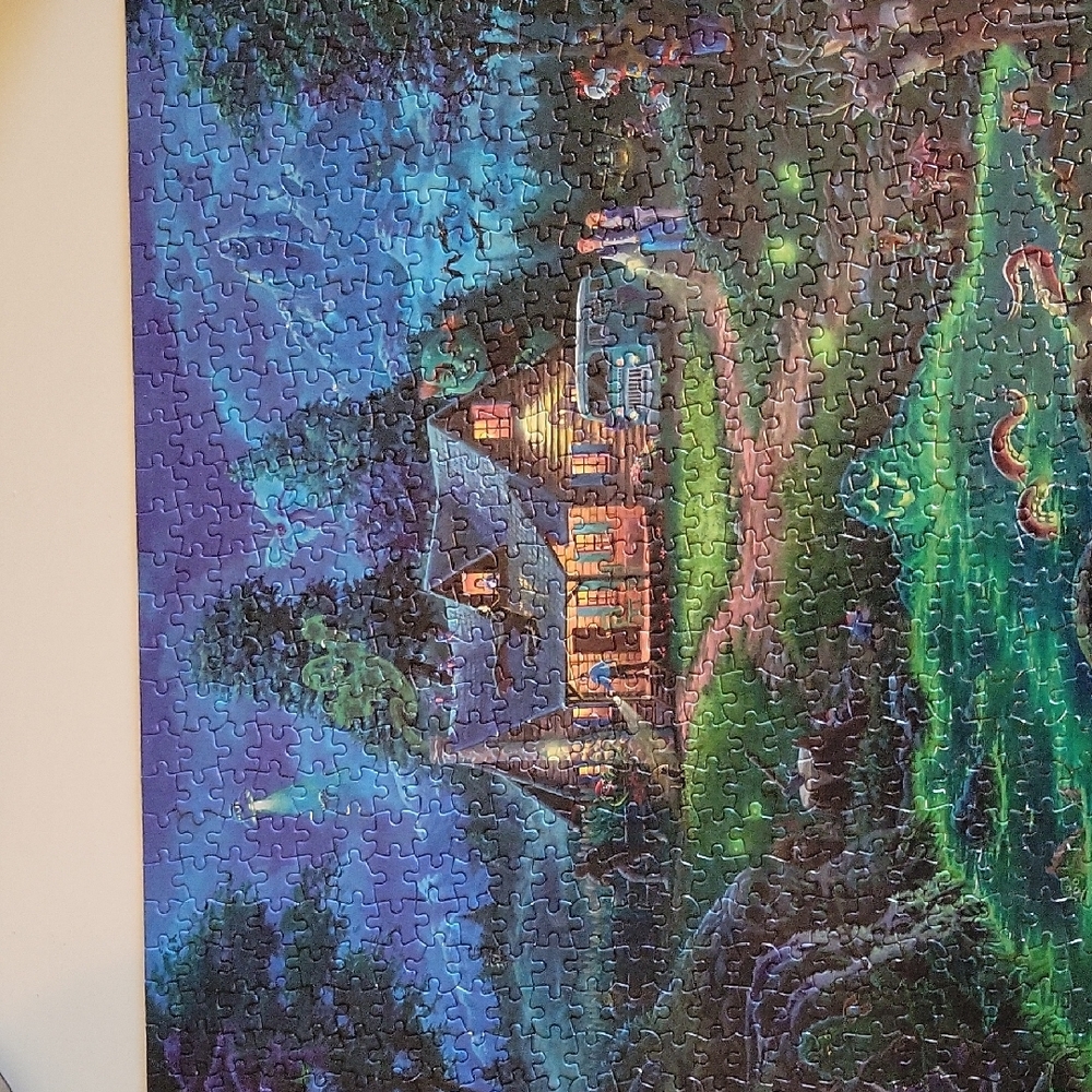 Puzzle - A Supernatural Retreat 750 Pieces EUC